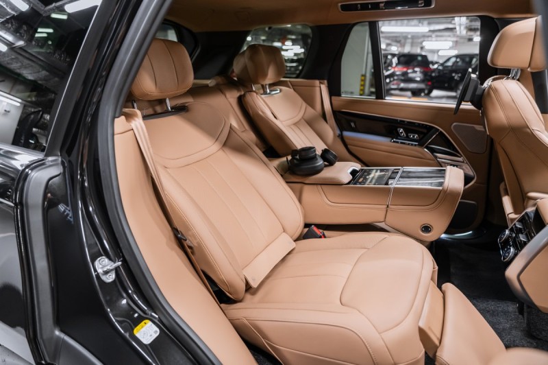 Land Rover Range Rover V — 2026