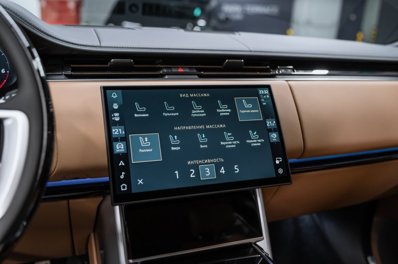 Land Rover Range Rover V — 2026
