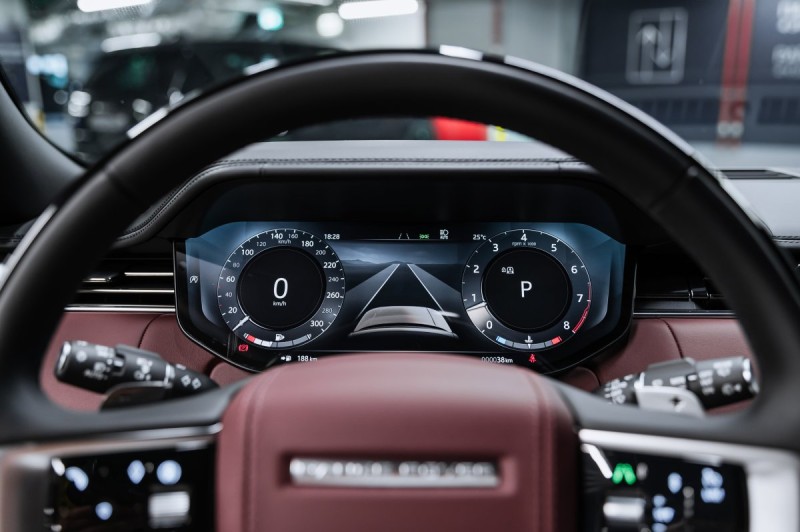 Land Rover Range Rover V — 2026