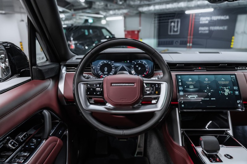 Land Rover Range Rover V — 2026