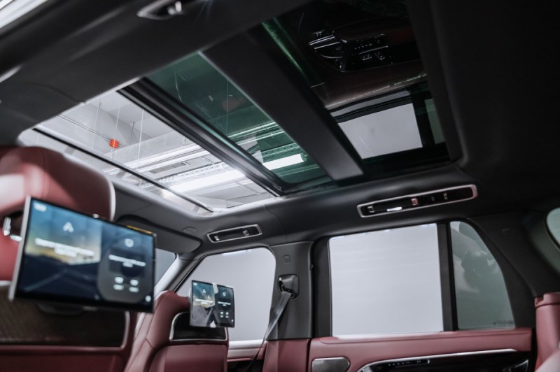 Land Rover Range Rover V — 2026
