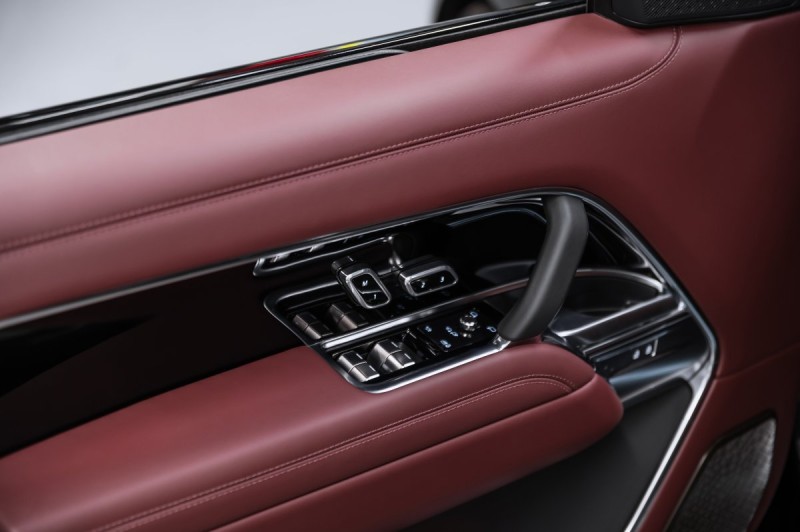 Land Rover Range Rover V — 2026