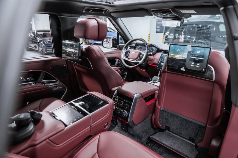 Land Rover Range Rover V — 2026