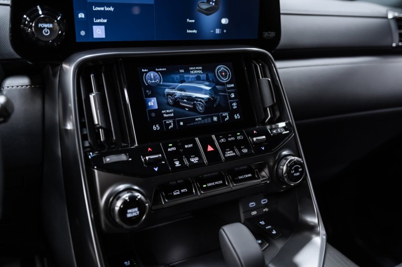 2025 Lexus LX Boundary