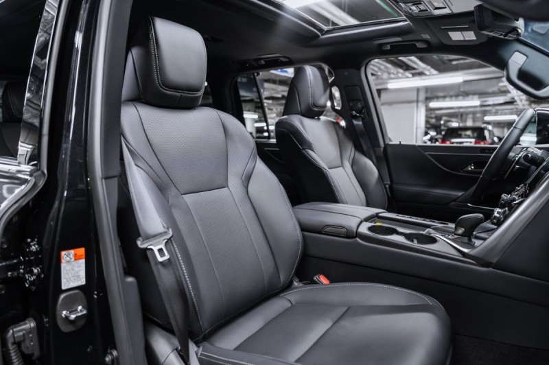 2025 Lexus LX Boundary
