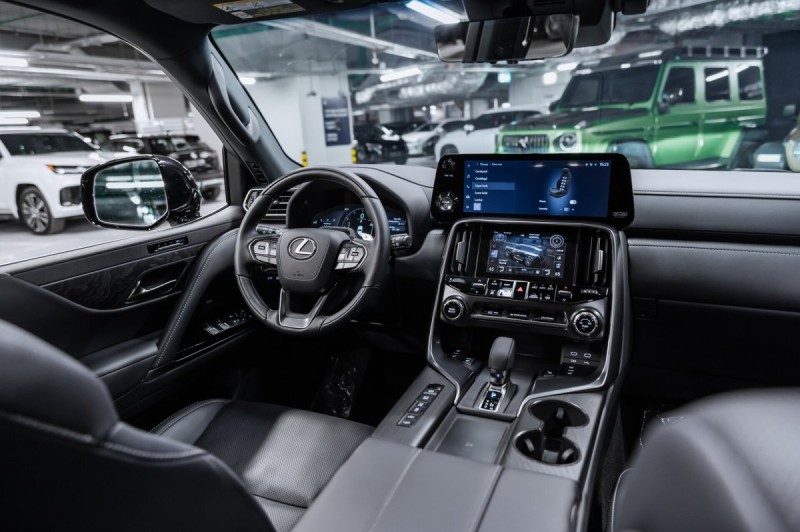 2025 Lexus LX Boundary