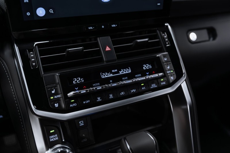 Toyota Land Cruiser Premium - 2026