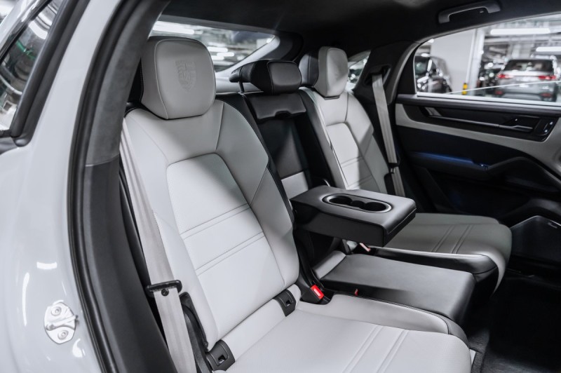 Porsche Cayenne Coupe GTS GTS - 2026