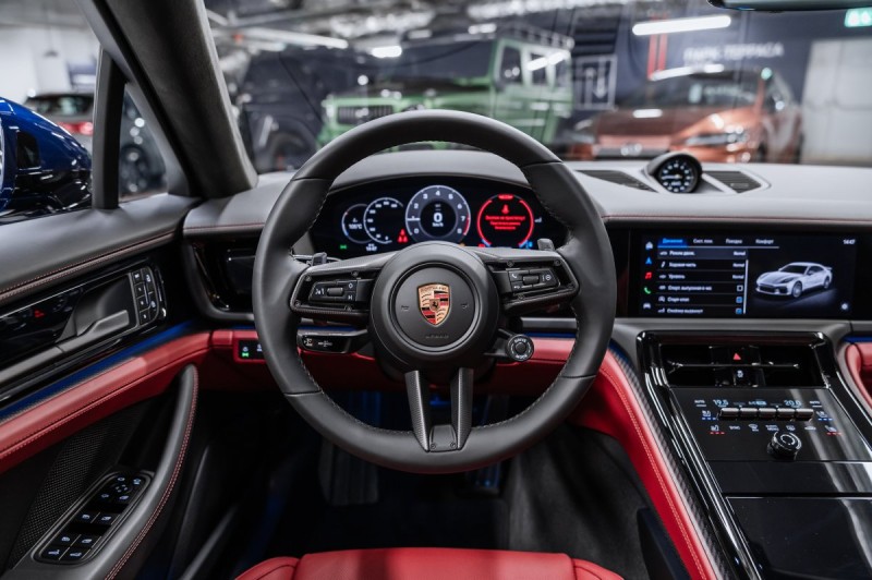 Porsche Panamera GTS - 2025