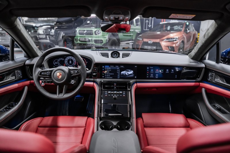 Porsche Panamera GTS - 2025