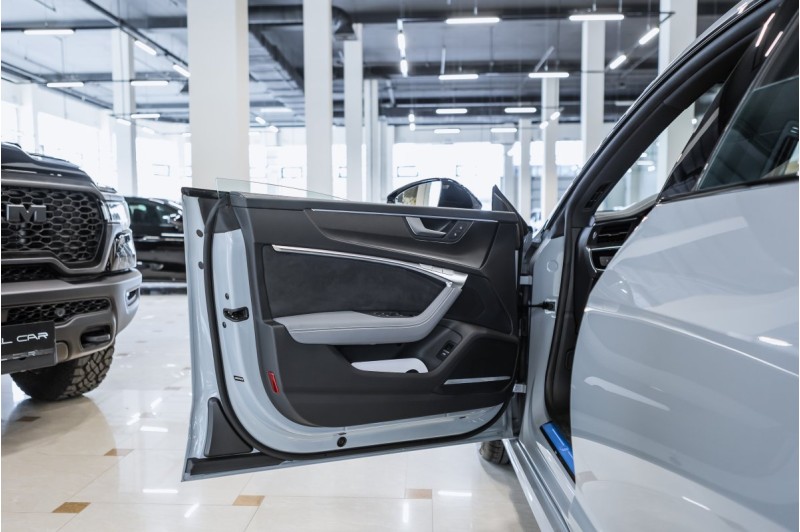 Audi A7L 45 TFSI - 2024