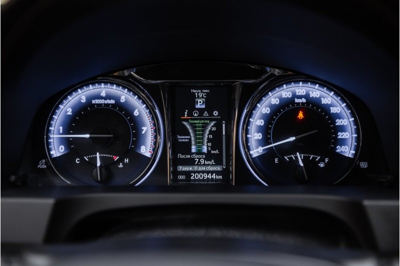 Toyota Camry Элеганс Плюс - 2016