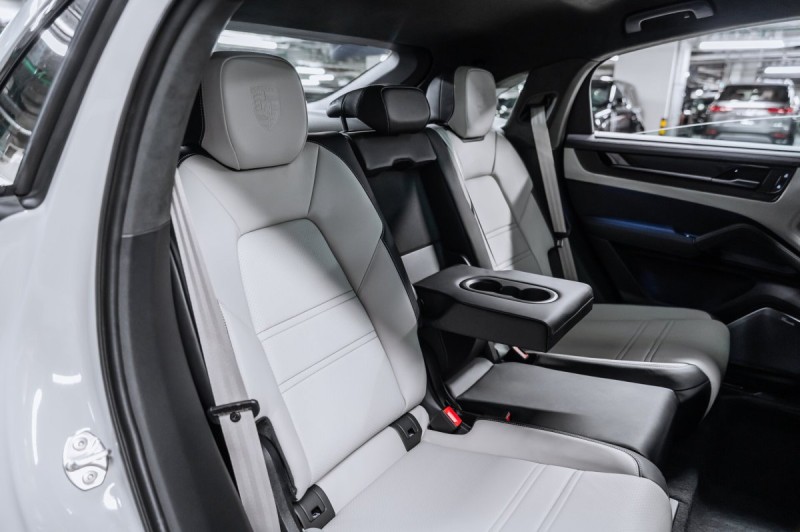 2026 Porsche Cayenne GTS Coupé