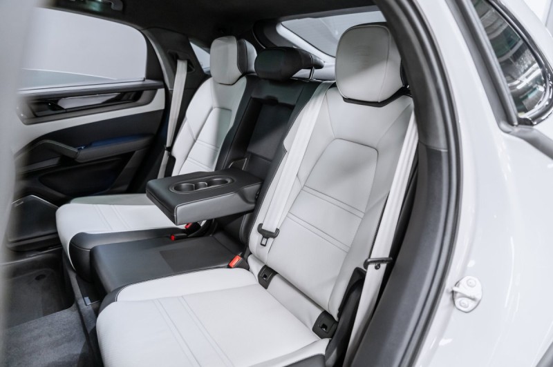 2026 Porsche Cayenne GTS Coupé