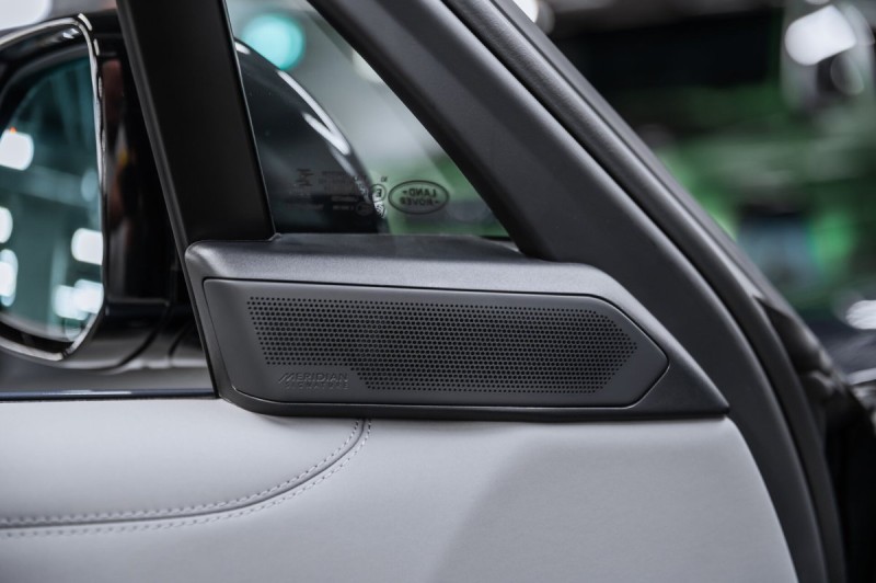 Land Rover Range Rover SV - 2025