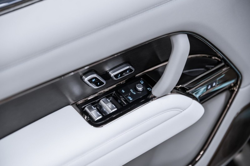 Land Rover Range Rover SV - 2025