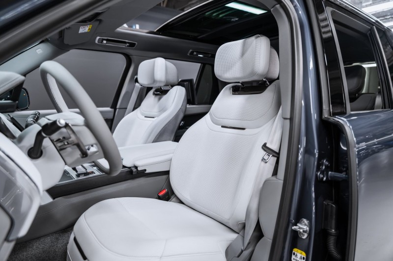 Land Rover Range Rover SV - 2025