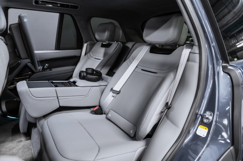 Land Rover Range Rover SV - 2025