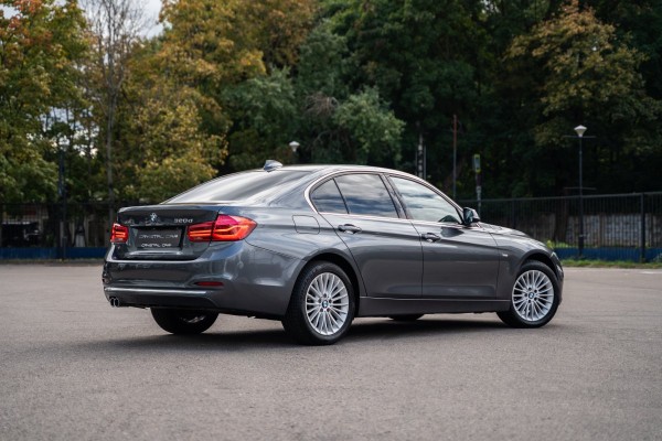 BMW 3 серия F30/F31 рестайлинг (2015—2020) Luxury Line - 2017