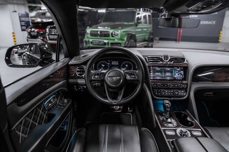 Bentley Bentayga  2021