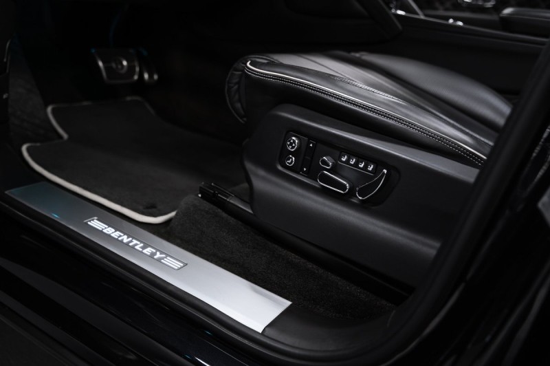 Bentley Bentayga  2021