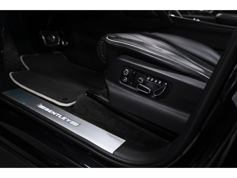 Bentley Bentayga  2021