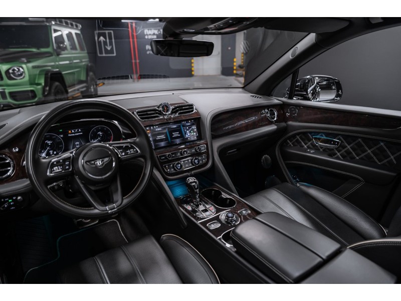 Bentley Bentayga  2021