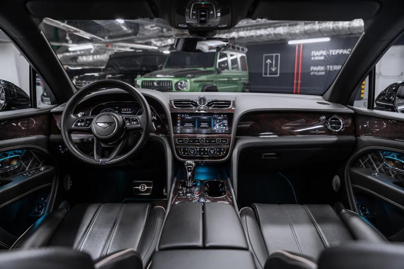 Bentley Bentayga  2021