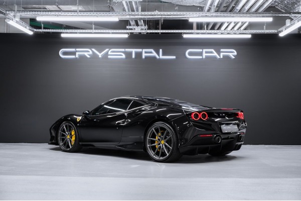 Ferrari F8 Individual 2021