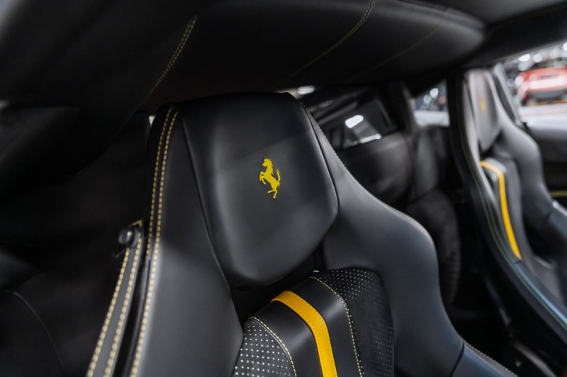 Ferrari F8 Individual 2021