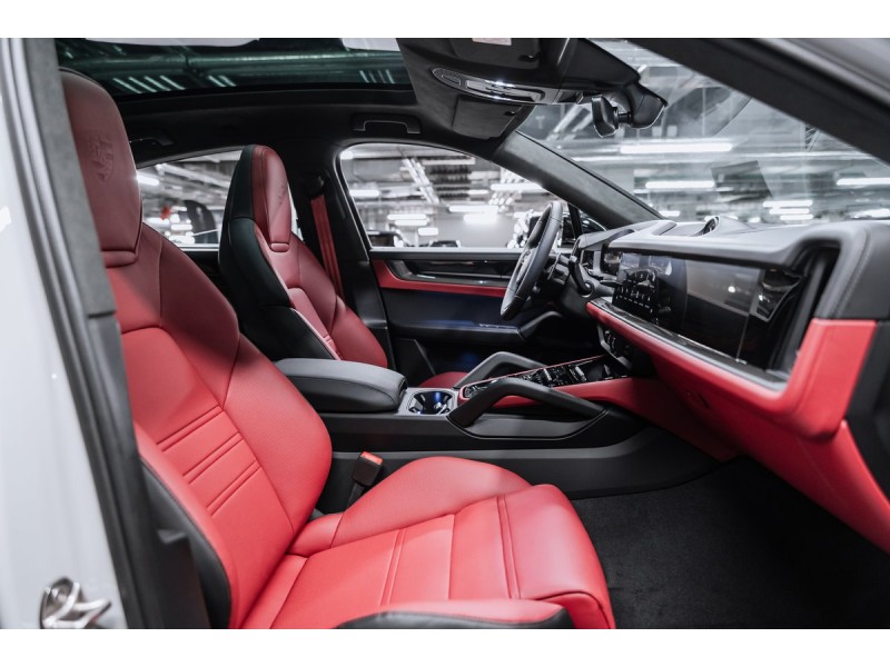 Porsche Cayenne GTS Coupé 2025