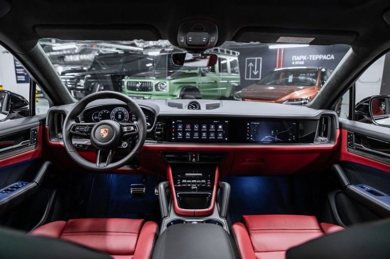 Porsche Cayenne GTS Coupé 2025