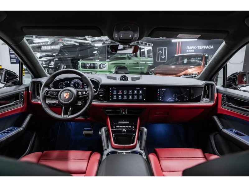 Porsche Cayenne GTS Coupé 2025
