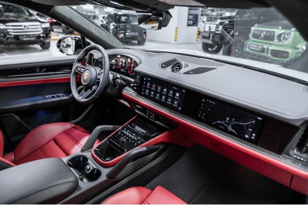 Porsche Cayenne GTS Coupé 2025