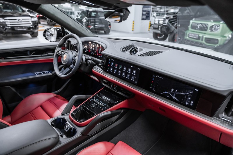 Porsche Cayenne GTS Coupé 2025
