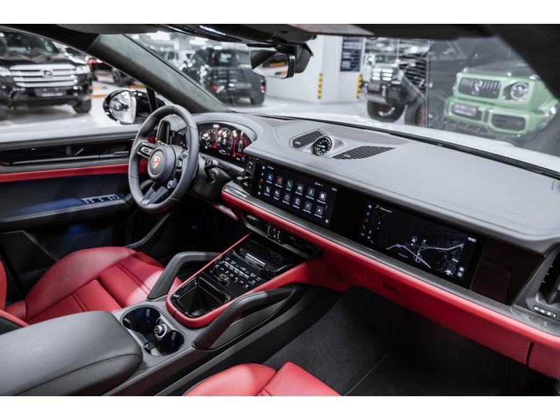 Porsche Cayenne GTS Coupé 2025