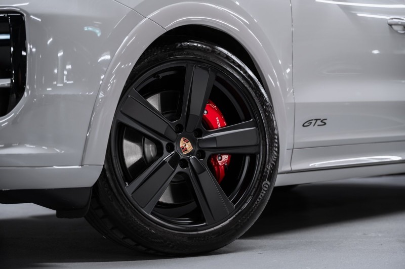 Porsche Cayenne GTS Coupé 2025