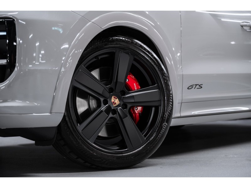 Porsche Cayenne GTS Coupé 2025