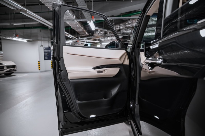 Lexus LM 350h - 2026