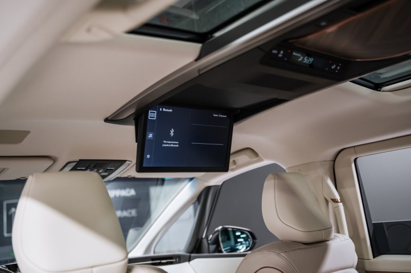 Lexus LM 350h - 2026