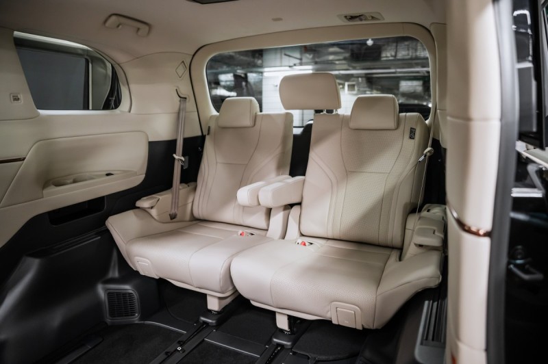 Lexus LM 350h - 2026