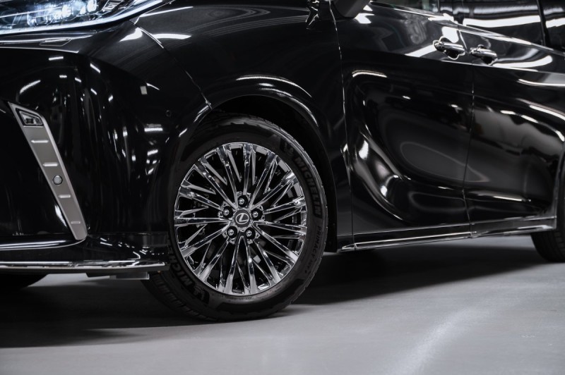 Lexus LM 350h - 2026