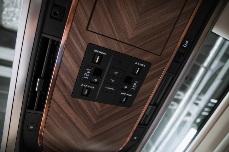 Lexus LM 350h - 2026