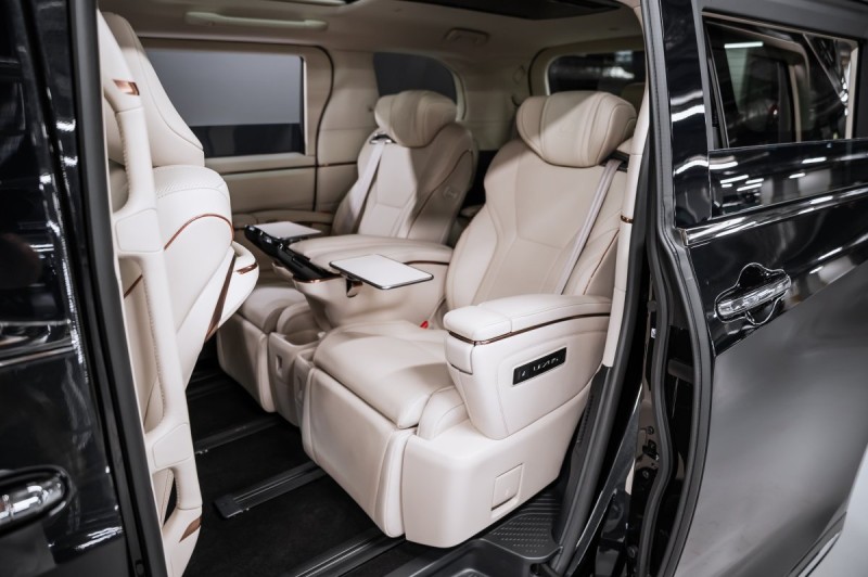 Lexus LM 350h - 2026