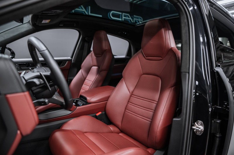 Porsche Cayenne Coupe Base - 2025