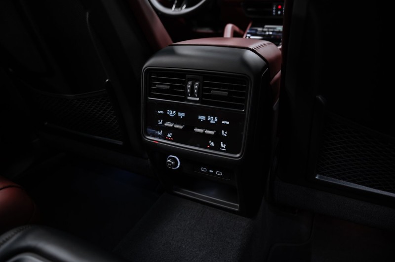 Porsche Cayenne Coupe Base - 2025