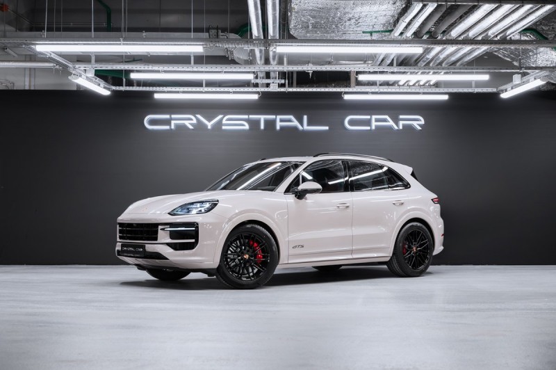 Porsche Cayenne GTS 2025