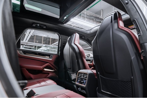 Porsche Cayenne GTS 2025