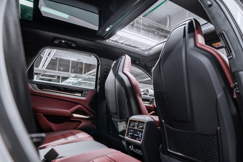 Porsche Cayenne GTS 2025