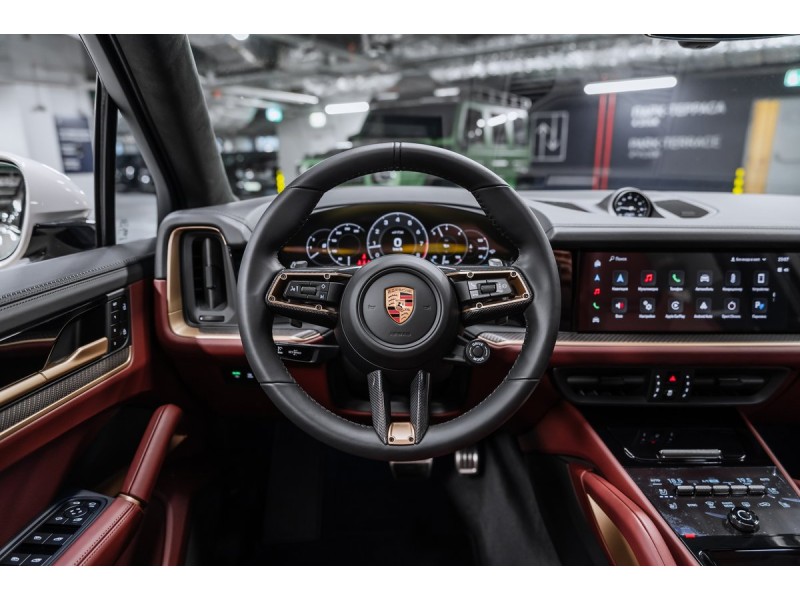 Porsche Cayenne GTS 2025